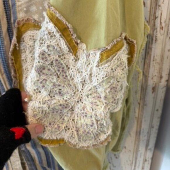 BLUE VELVET BUTTERLFY APPLIQUE SHACKET NWT - Picture 10 of 11